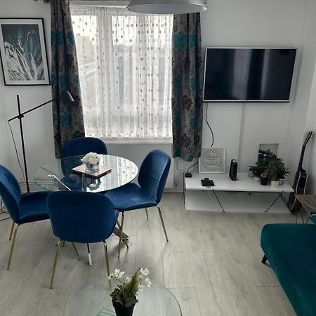 Cosy 2-Bedroom Flat In Finsbury Park, Modern, Convenient & Close To Central London! Londres Exterior foto