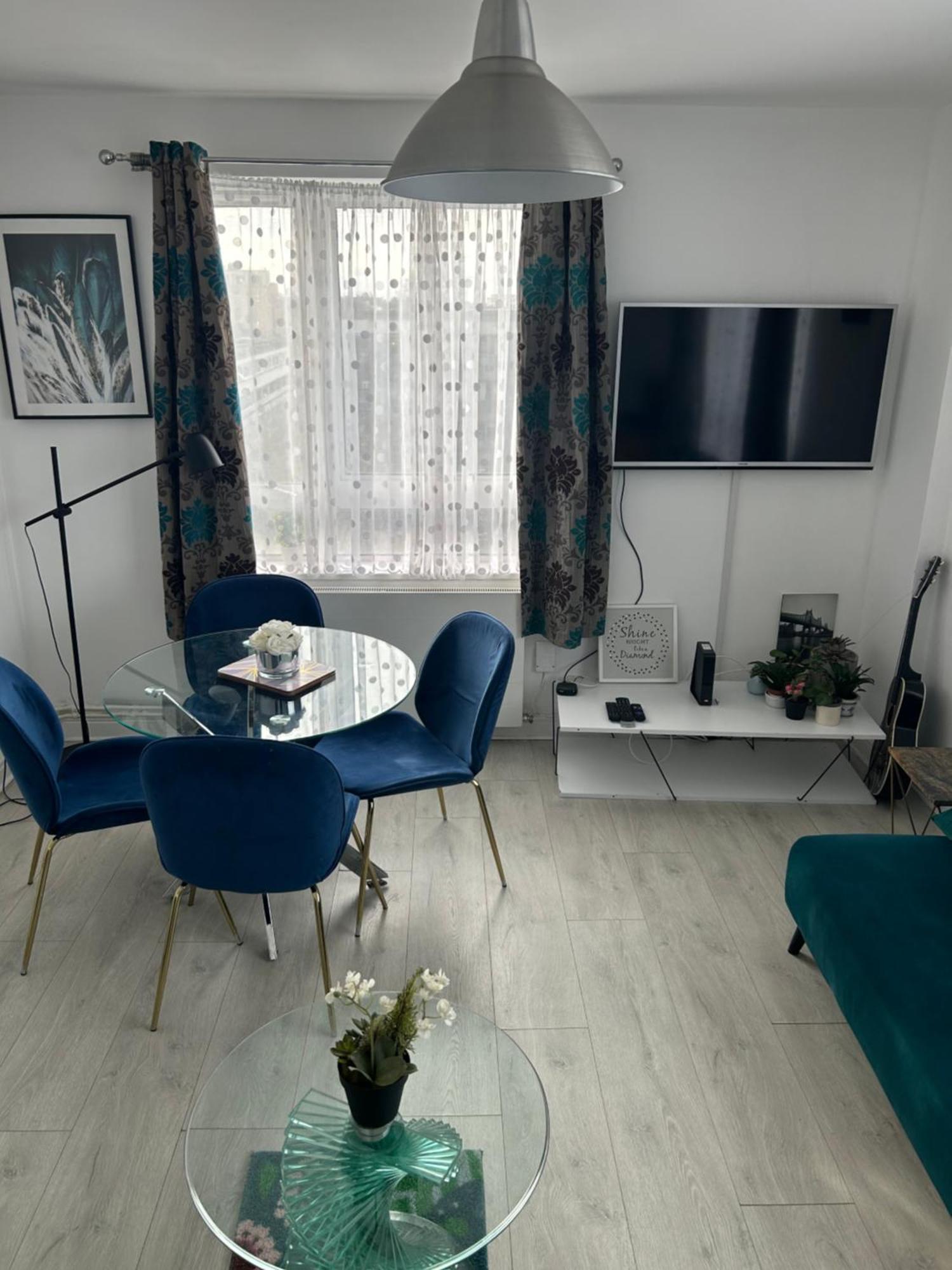 Cosy 2-Bedroom Flat In Finsbury Park, Modern, Convenient & Close To Central London! Londres Exterior foto